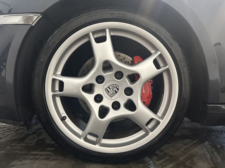 PORSCHE