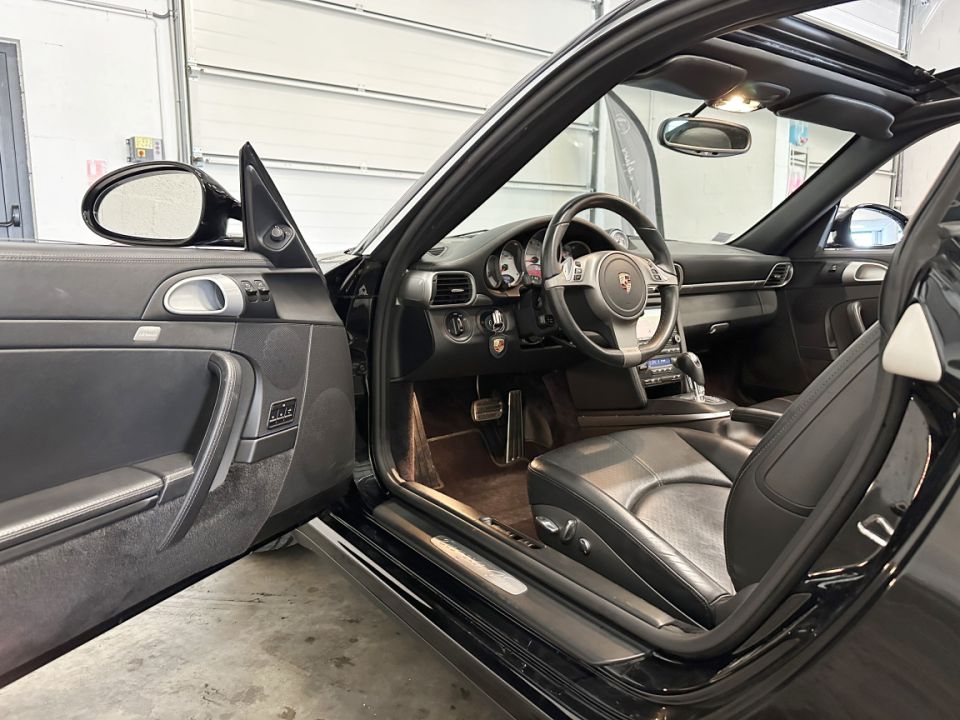 PORSCHE 911 Type 997.2 Targa 4S 3.8 385ch PDK7 en parfait état - image 17