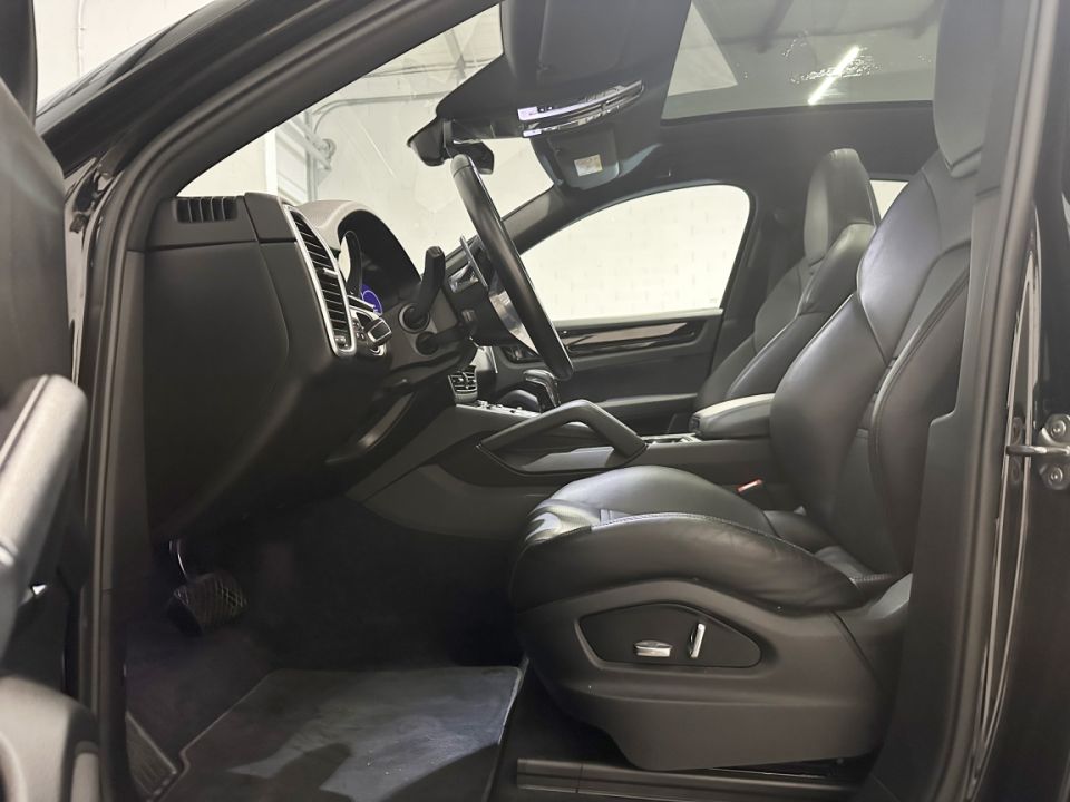 Porsche Cayenne E-Hybrid Coupé V6 3.0 340ch + 122ch Tiptronic S, SUV Noir Unité - image 5