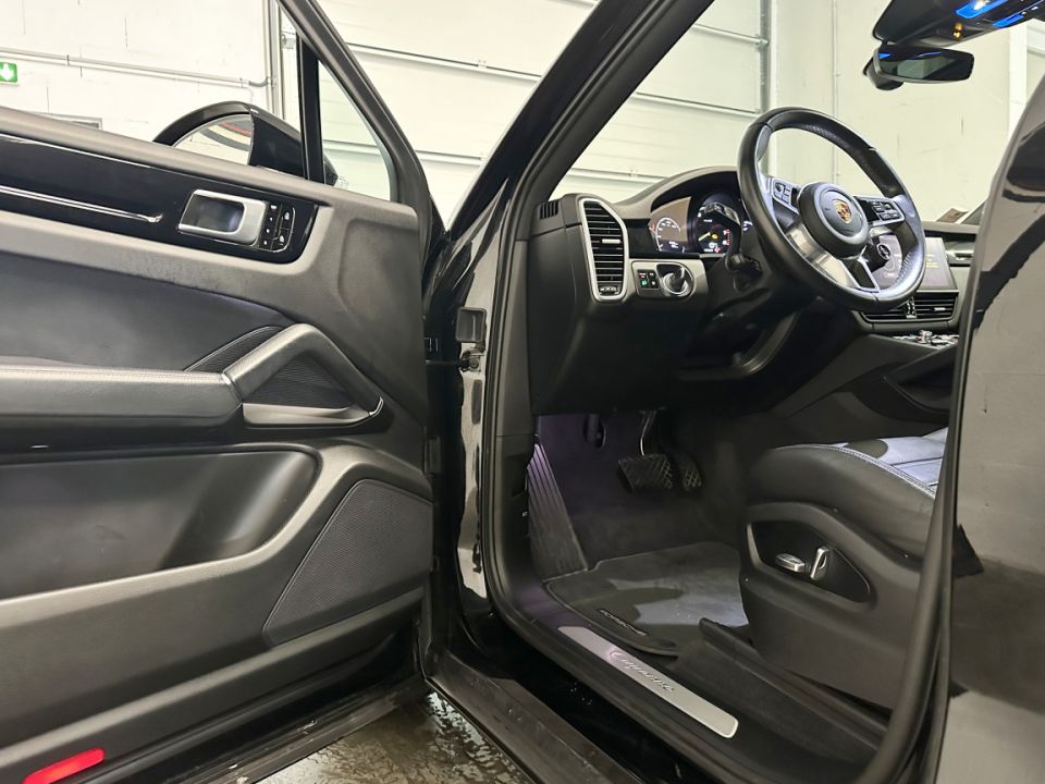 Porsche Cayenne E-Hybrid Coupé V6 3.0 340ch + 122ch Tiptronic S, SUV Noir Unité - image 19