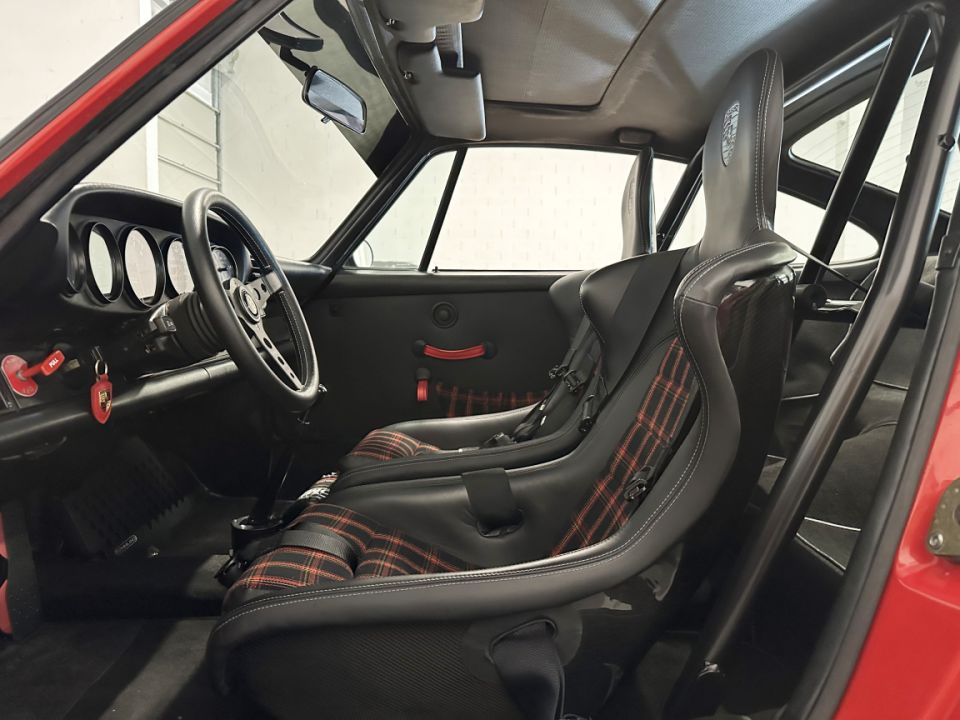 PORSCHE 911 Type Carrera 3.2 Coupé 240ch BVM5 – Émotion et Performance au Rendez-vous - image 5
