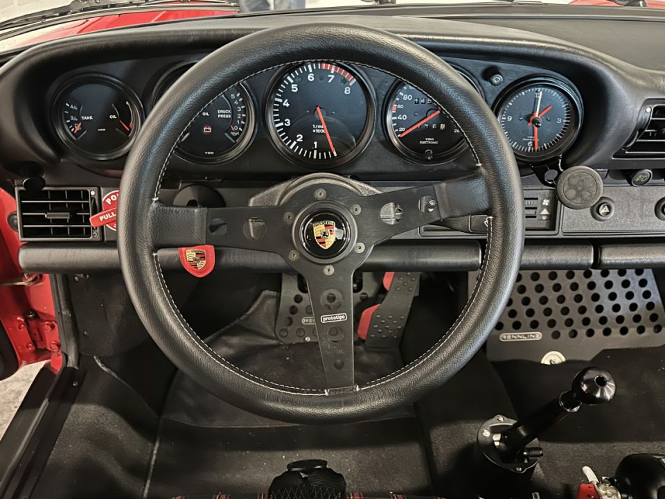 PORSCHE 911 Type Carrera 3.2 Coupé 240ch BVM5 – Émotion et Performance au Rendez-vous - image 9