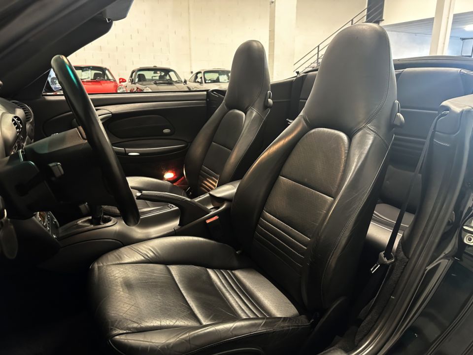Porsche 911 Type 996 Carrera 4S Cabriolet 3.6 320ch BVM6 – Cabriolet sportif et raffiné - image 3