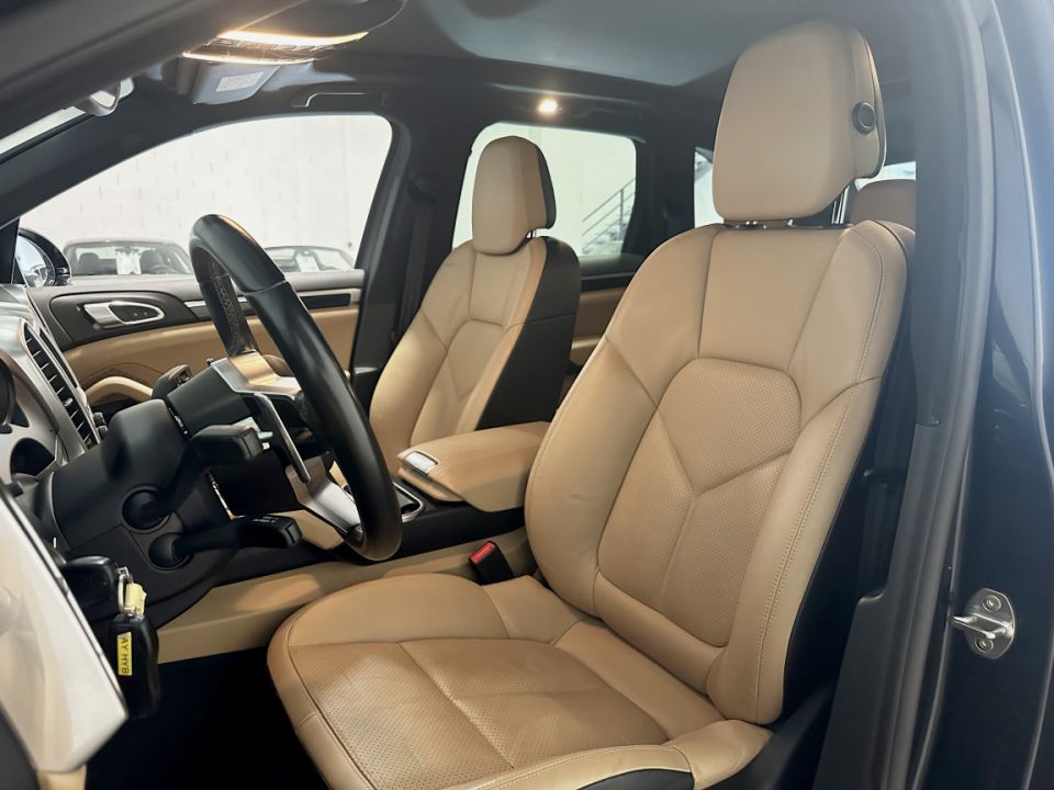 Porsche Cayenne S E-Hybrid V6 3.0 416ch Tiptronic8 - SUV hybride de luxe - 41 990 € - image 3