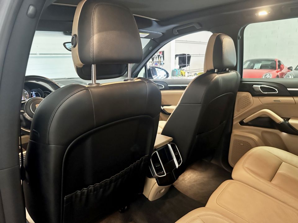 Porsche Cayenne S E-Hybrid V6 3.0 416ch Tiptronic8 - SUV hybride de luxe - 41 990 € - image 7