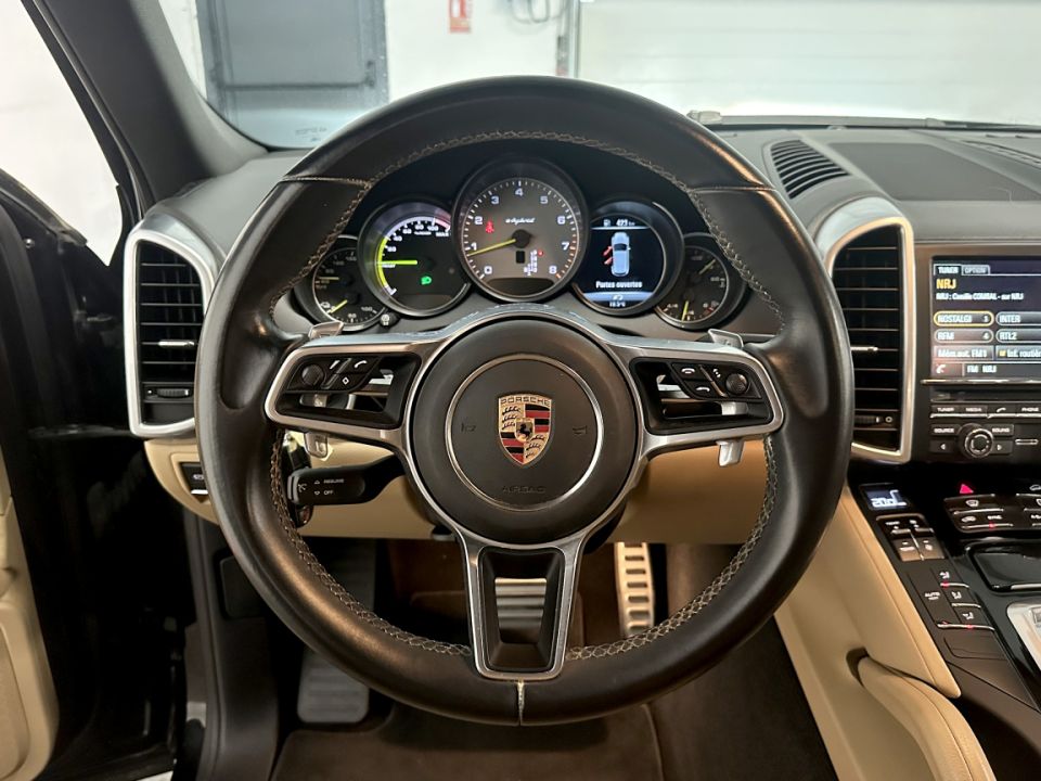 Porsche Cayenne S E-Hybrid V6 3.0 416ch Tiptronic8 - SUV hybride de luxe - 41 990 € - image 13