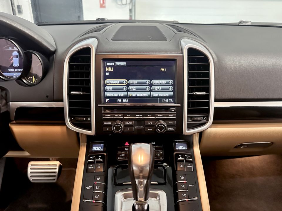 Porsche Cayenne S E-Hybrid V6 3.0 416ch Tiptronic8 - SUV hybride de luxe - 41 990 € - image 16