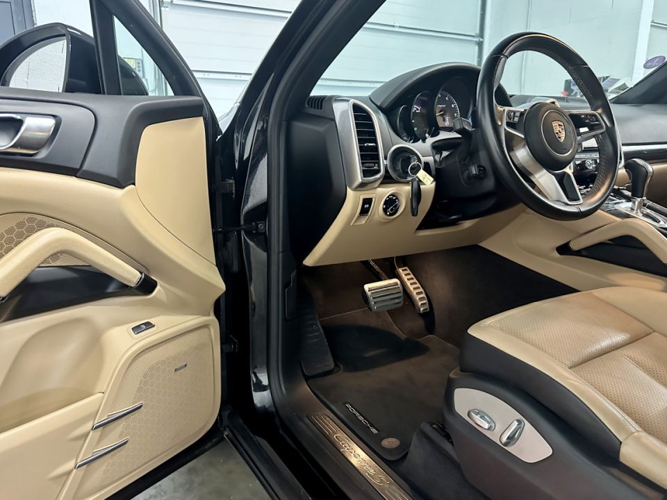 Porsche Cayenne S E-Hybrid V6 3.0 416ch Tiptronic8 - SUV hybride de luxe - 41 990 € - image 18