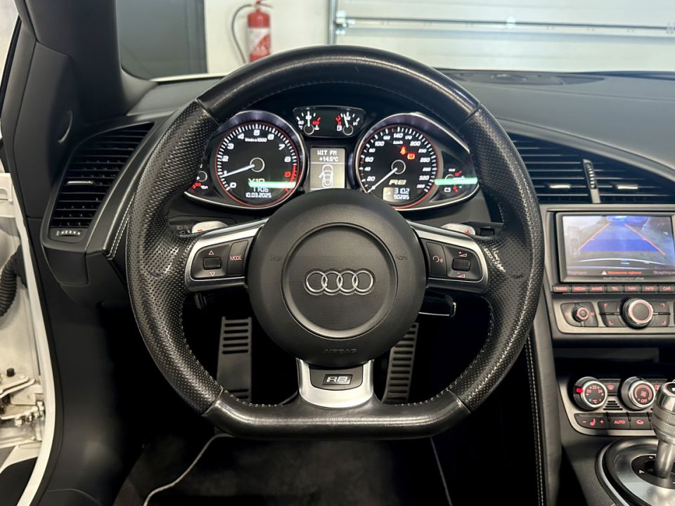 AUDI R8 SPYDER V10 5.2 FSI 525ch Quattro R-Tronic6 - Le Hangar Bordelais - image 9
