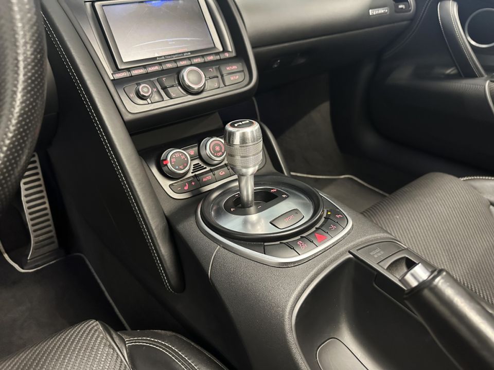 AUDI R8 SPYDER V10 5.2 FSI 525ch Quattro R-Tronic6 - Le Hangar Bordelais - image 13