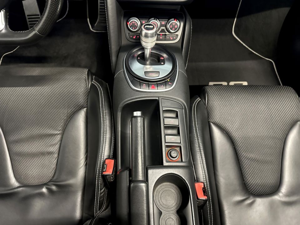 AUDI R8 SPYDER V10 5.2 FSI 525ch Quattro R-Tronic6 - Le Hangar Bordelais - image 18
