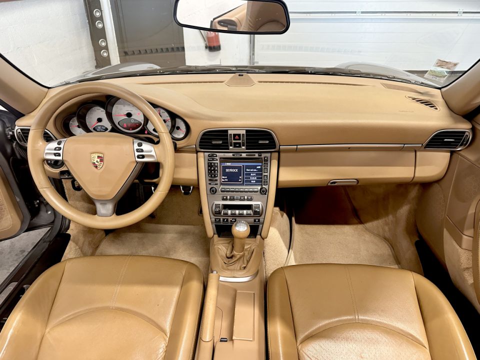 PORSCHE 911 Type 997 Carrera S Cabriolet 3.8 355ch BVM6 - Performance et Élégance - 59 990 € - image 9