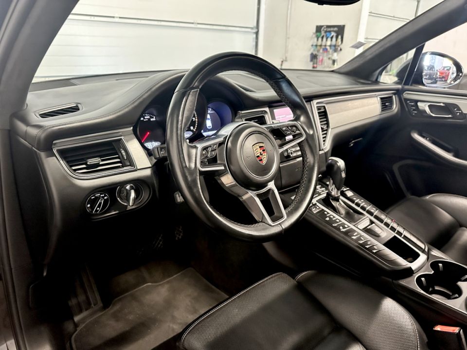 Porsche Macan Turbo V6 3.6 400ch PDK7 - Performance et Luxe en Un - 36 990 € - image 1