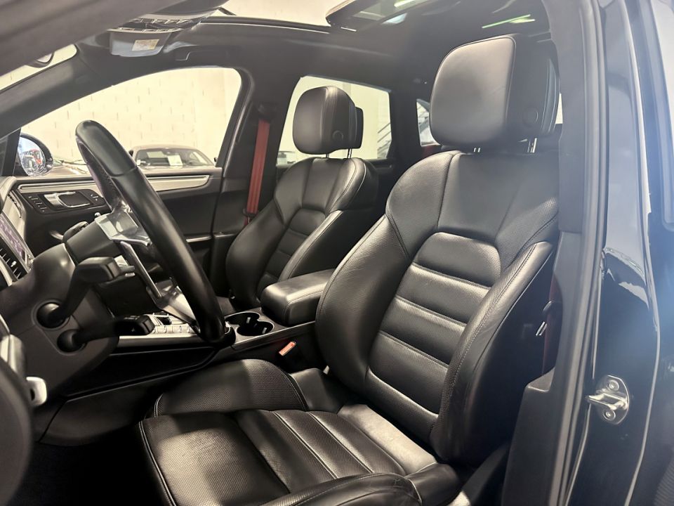 Porsche Macan Turbo V6 3.6 400ch PDK7 - Performance et Luxe en Un - 36 990 € - image 3