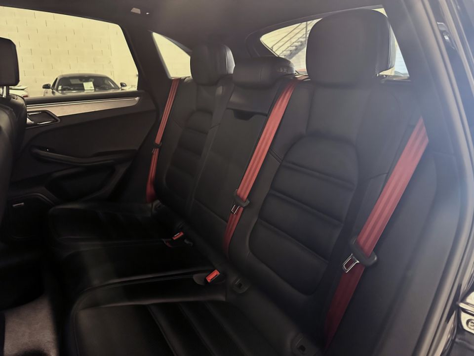 Porsche Macan Turbo V6 3.6 400ch PDK7 - Performance et Luxe en Un - 36 990 € - image 9