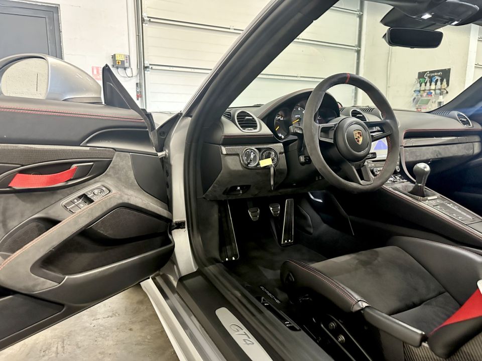 PORSCHE CAYMAN 718 GT4 4.0 GT4 420ch BVM6 - Le Hangar Bordelais - image 16