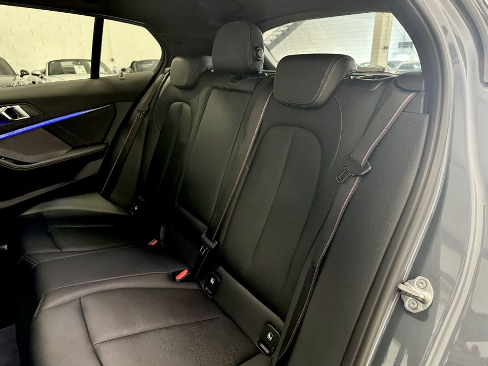 B.M.W. SERIE 1 M135i xDrive 306ch - Élégance et Puissance Réunies - 33 990 € - image 9