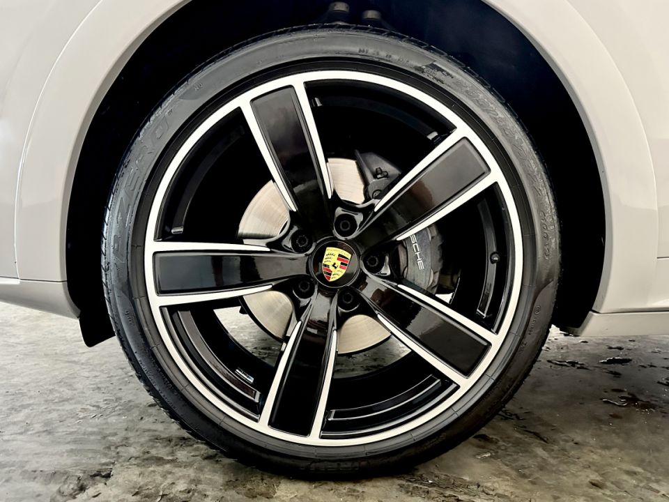 PORSCHE CAYENNE E-HYBRID Coupé V6 3.0 462ch Tiptronic8 S - Performance et élégance au rendez-vous - 87 990 € - image 15