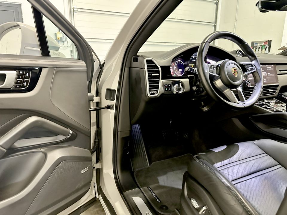 PORSCHE CAYENNE E-HYBRID Coupé V6 3.0 462ch Tiptronic8 S - Performance et élégance au rendez-vous - 87 990 € - image 19