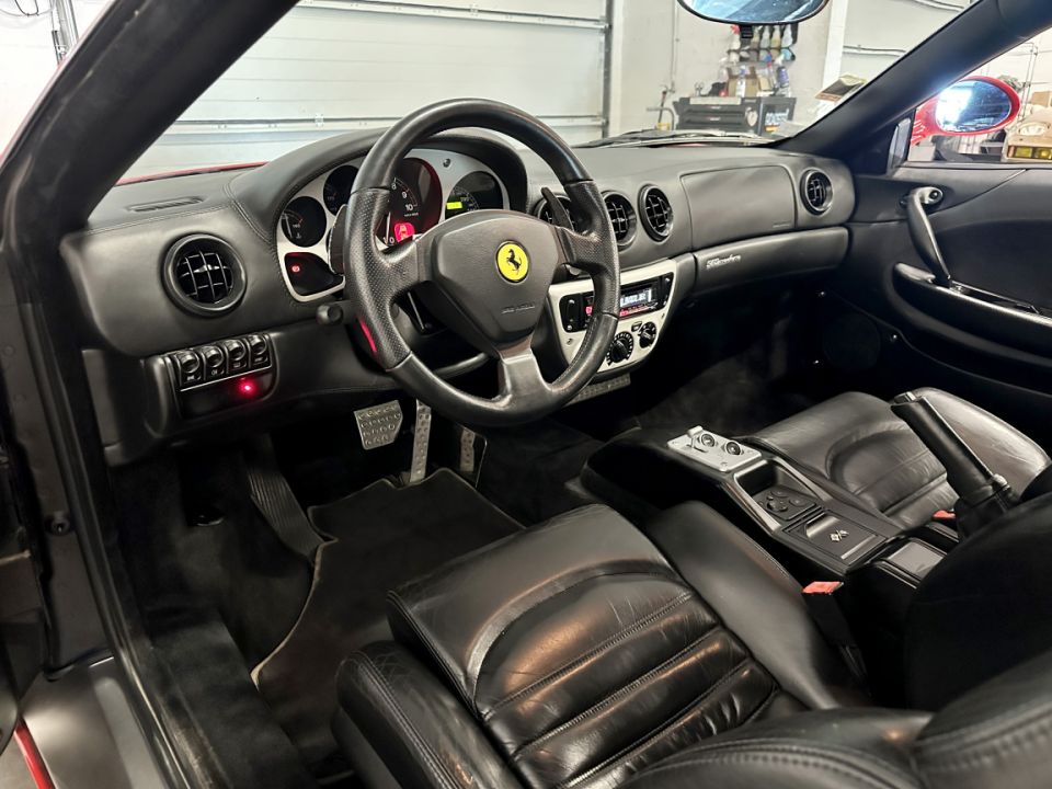 Ferrari 360 Modena Coupé V8 3.6 400ch BVA6 F1 - Performance et Élégance - 81 990 € - image 1