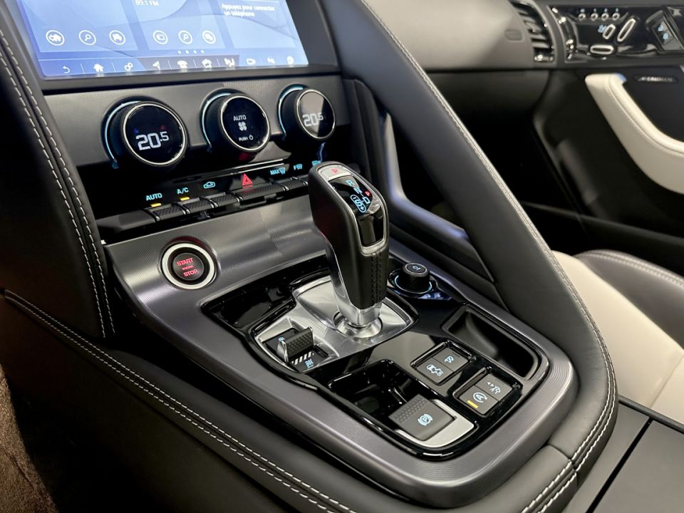 Jaguar F-TYPE R Coupé V8 Compresseur 5.0 575ch BVA8 - Performance et Raffinement - 109 990 € - image 13