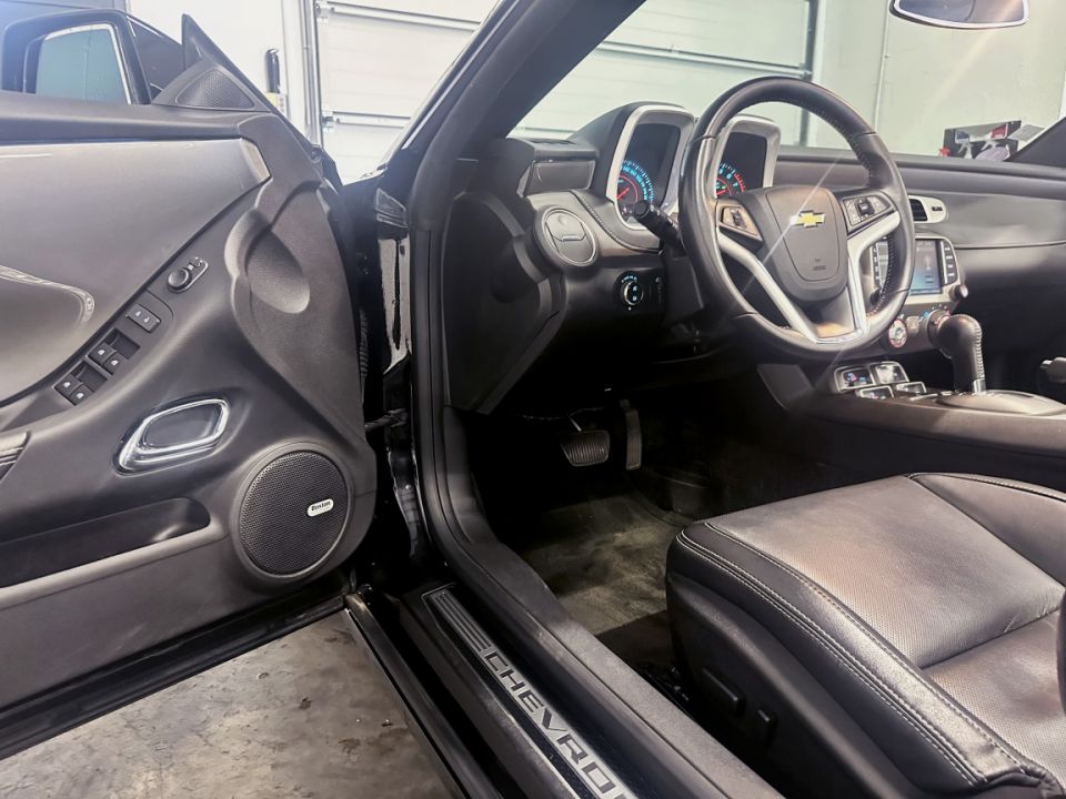 Chevrolet Camaro Cabriolet V8 6.2 405ch BVA6 - Élégance et performance - 34 990 € - image 17