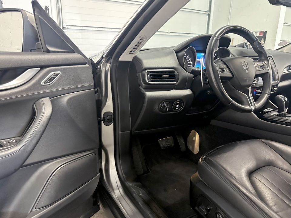 Maserati Levante S Q4 V6 3.0 430ch Bi-Turbo BVA8 - Luxe et Performance - 41 990 € - image 18