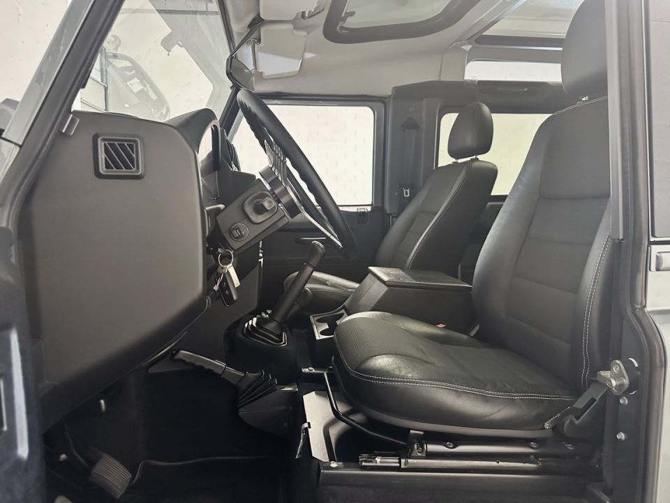 LAND ROVER DEFENDER III 90 SW 2.2 122ch BVM6 SE Unique by GT GALERY - 59 990 € - image 5