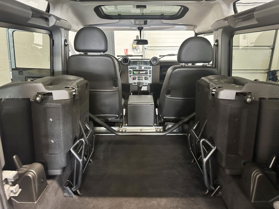 LAND ROVER DEFENDER III 90 SW 2.2 122ch BVM6 SE Unique by GT GALERY - 59 990 € - image 7