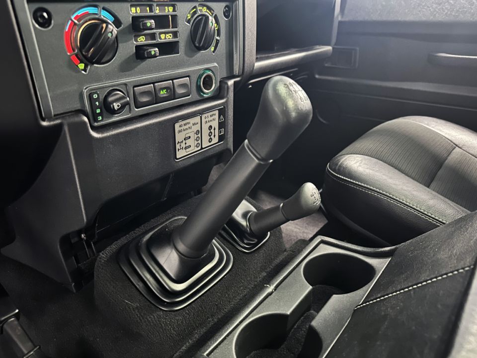 LAND ROVER DEFENDER III 90 SW 2.2 122ch BVM6 SE Unique by GT GALERY - 59 990 € - image 16