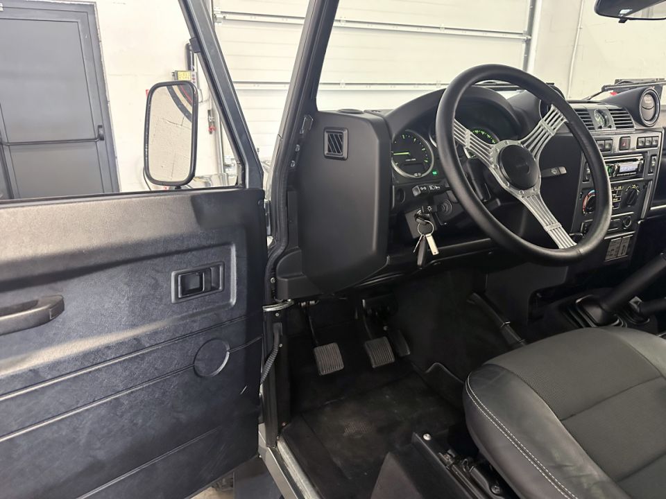 LAND ROVER DEFENDER III 90 SW 2.2 122ch BVM6 SE Unique by GT GALERY - 59 990 € - image 17