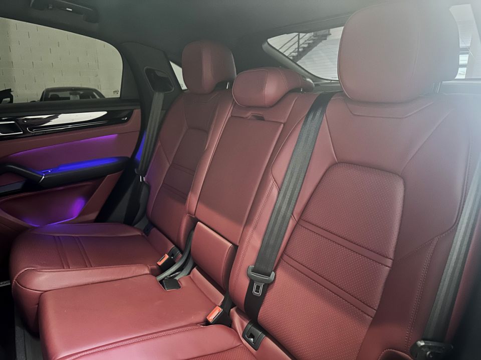 Porsche Cayenne E-Hybrid Coupé V6 3.0 462ch Tiptronic8 - Noir intense 2022 - 84 990 € - image 9