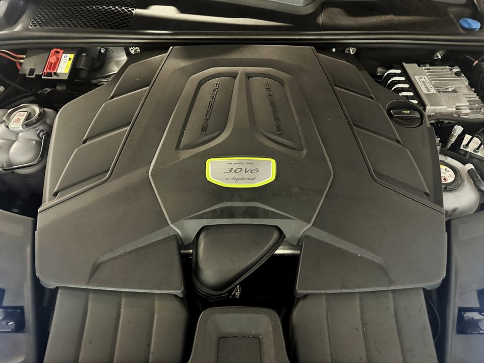 Porsche Cayenne E-Hybrid Coupé V6 3.0 462ch Tiptronic8 - Noir intense 2022 - 84 990 € - image 21