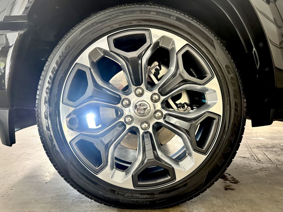 DODGE RAM 1500 V8 5.7 HEMI 395ch BVA8 LONGHORN Pick-up Noir - 32 000 km - Garantie 12 mois - 69 990 € - image 14