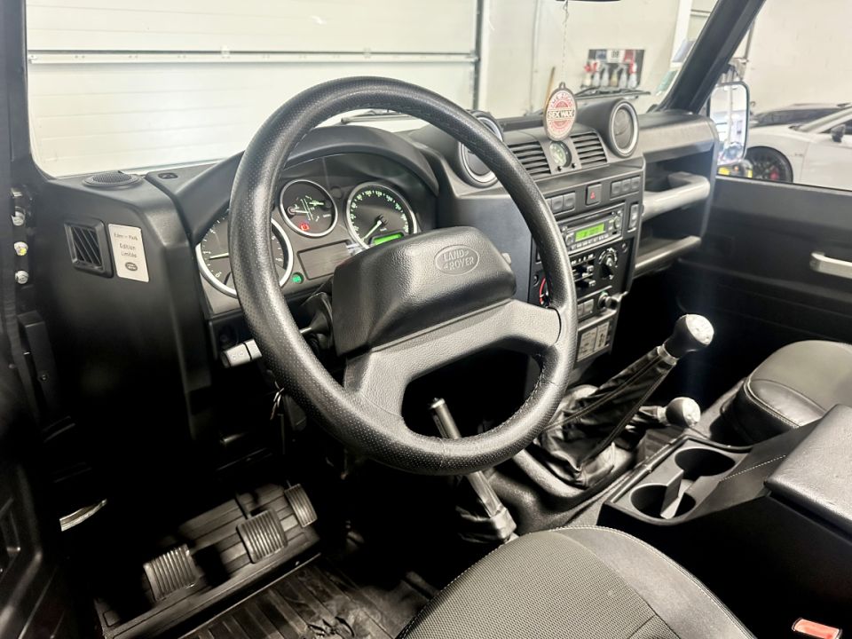Land Rover Defender 90 Cabriolet 2.2 TD4 122ch BVM6 Edition Eden Park 1 of 50 - 47 990 € - image 1
