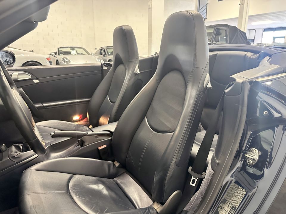 PORSCHE 911 Type 997 Carrera S Cabriolet 3.8 355ch BVM6 - Le Hangar Bordelais - image 3