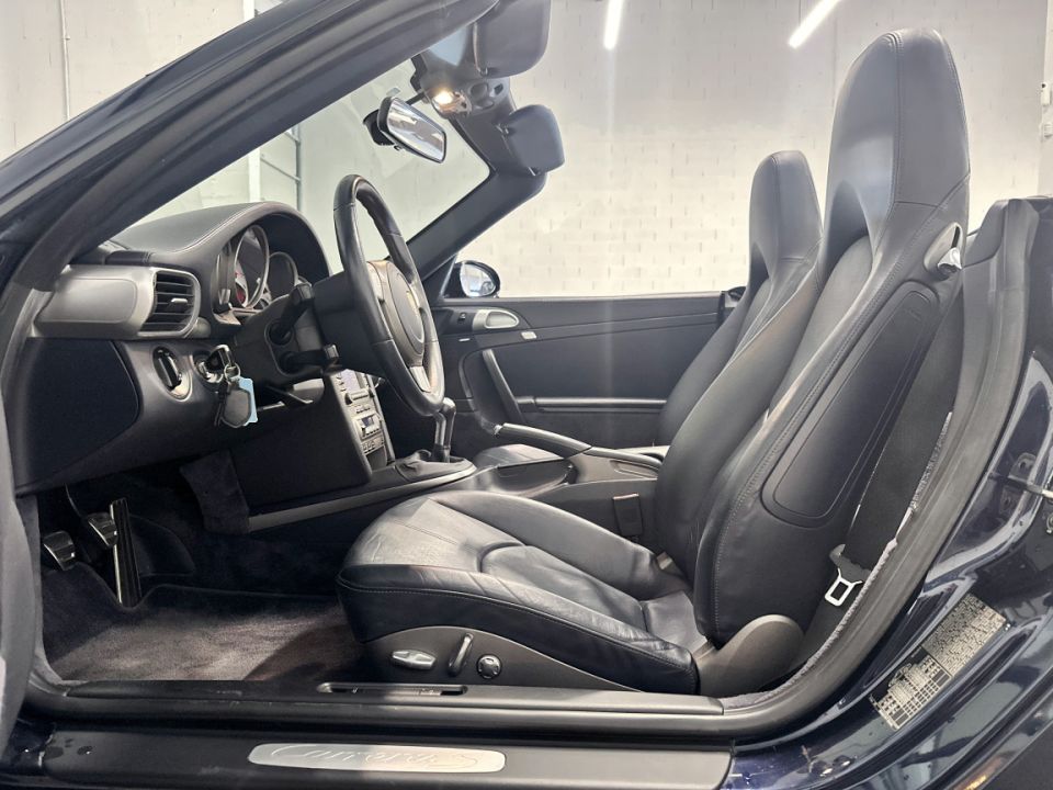 PORSCHE 911 Type 997 Carrera S Cabriolet 3.8 355ch BVM6 - Le Hangar Bordelais - image 5