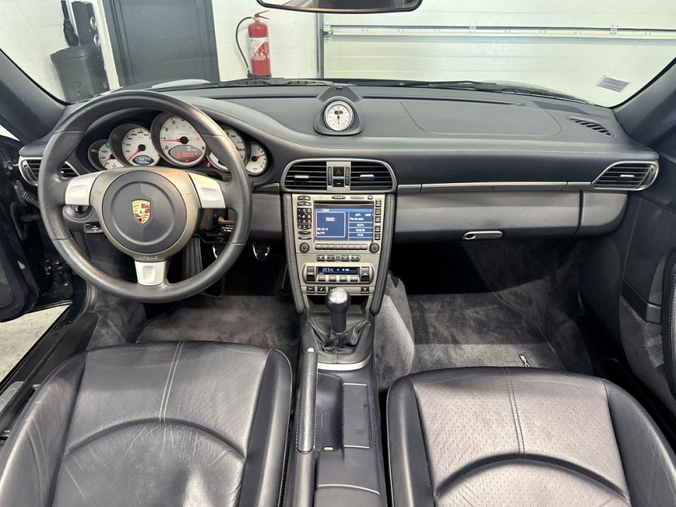 PORSCHE 911 Type 997 Carrera S Cabriolet 3.8 355ch BVM6 - Le Hangar Bordelais - image 9
