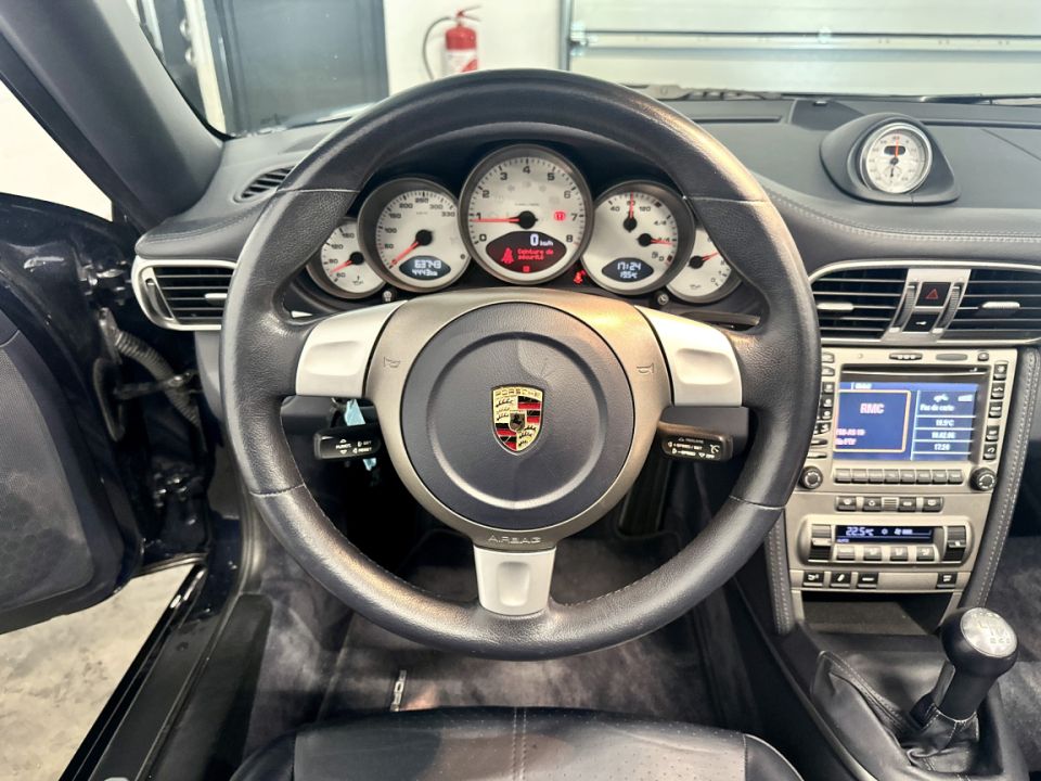 PORSCHE 911 Type 997 Carrera S Cabriolet 3.8 355ch BVM6 - Le Hangar Bordelais - image 11