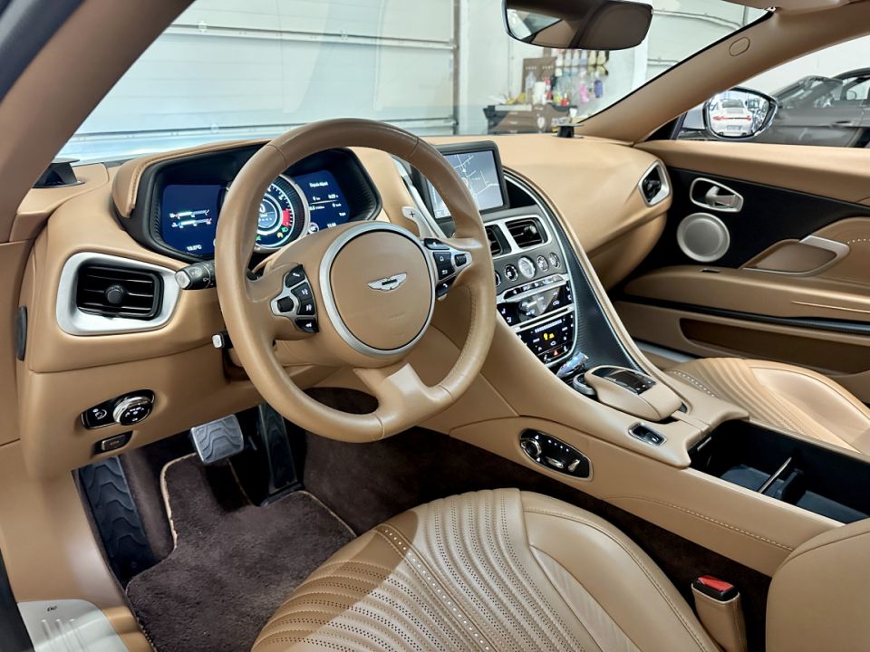 ASTON MARTIN DB11  Coupé V8 4.0 510ch BVA8 - Le Hangar Bordelais - image 1