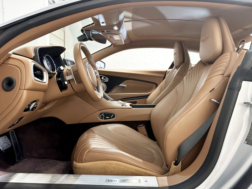 ASTON MARTIN DB11  Coupé V8 4.0 510ch BVA8 - Le Hangar Bordelais - image 5