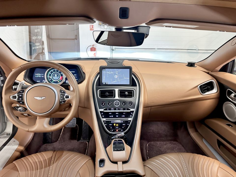 ASTON MARTIN DB11  Coupé V8 4.0 510ch BVA8 - Le Hangar Bordelais - image 9