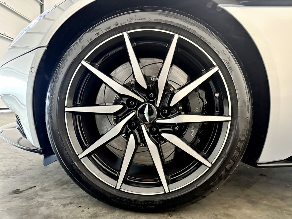 ASTON MARTIN DB11  Coupé V8 4.0 510ch BVA8 - Le Hangar Bordelais - image 15
