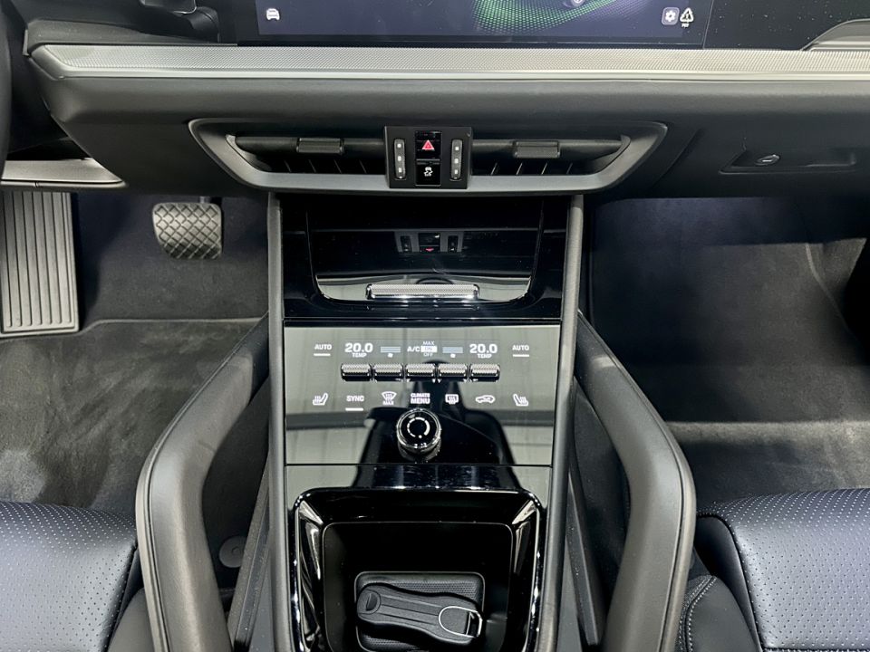 Porsche Cayenne Coupé E-Hybrid V6 3.0 470ch BVA8 - SUV de prestige - 124 990 € - image 22