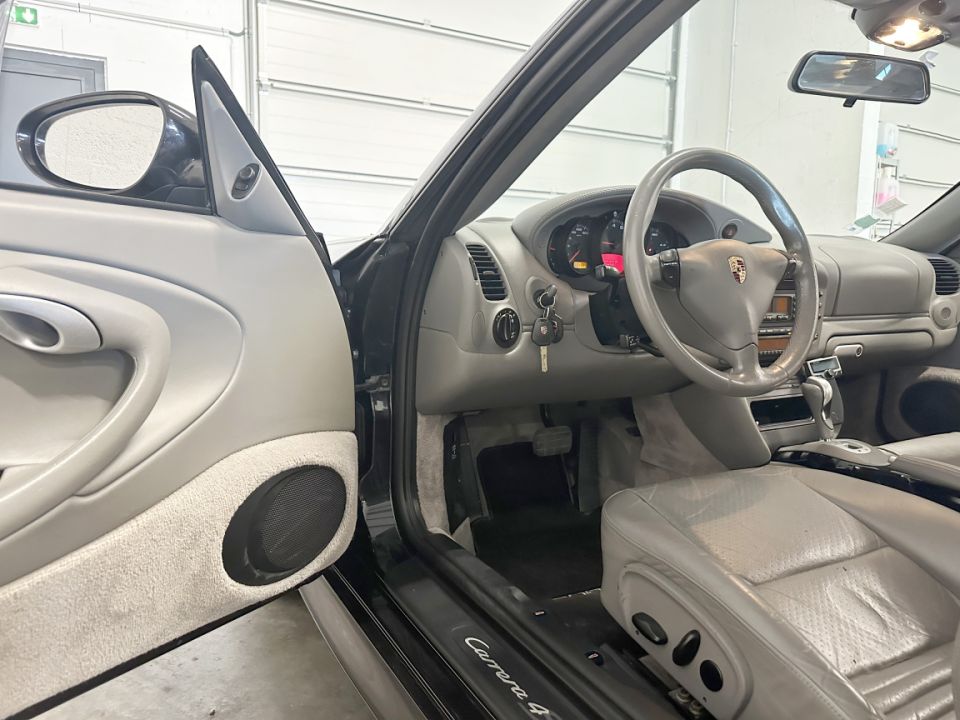 PORSCHE 911 Type 996 Carrera 4S 3.6 320ch Tiptronic S - Le Hangar Bordelais - image 17