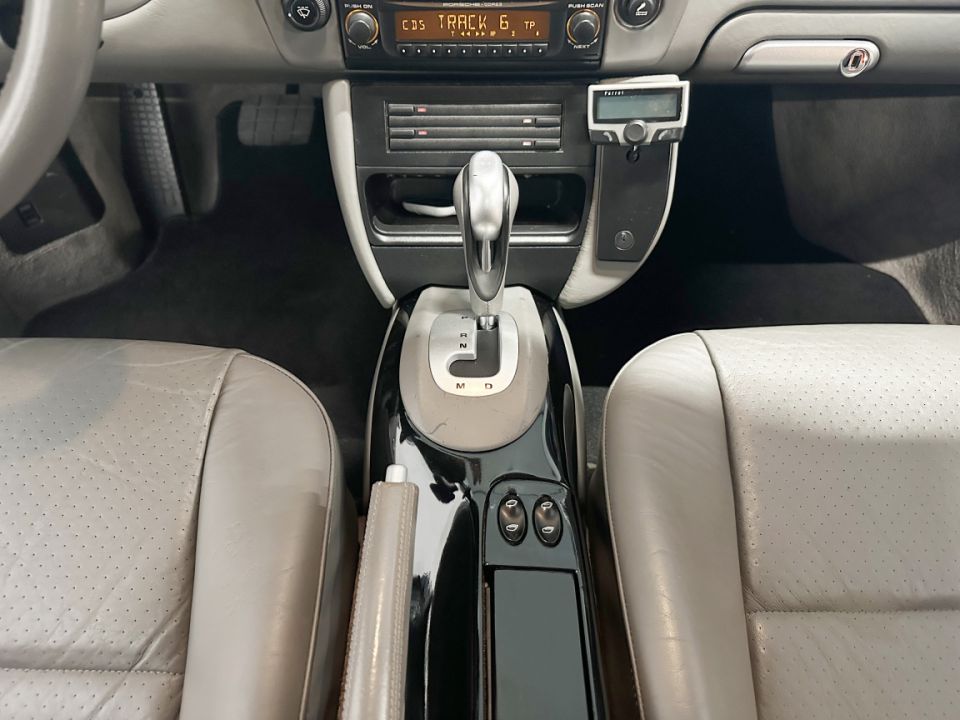 PORSCHE 911 Type 996 Carrera 4S 3.6 320ch Tiptronic S - Le Hangar Bordelais - image 18
