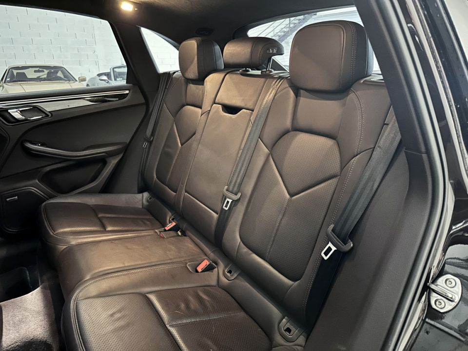 PORSCHE MACAN Turbo V6 3.6 400 ch PDK7 - Le Hangar Bordelais - image 9