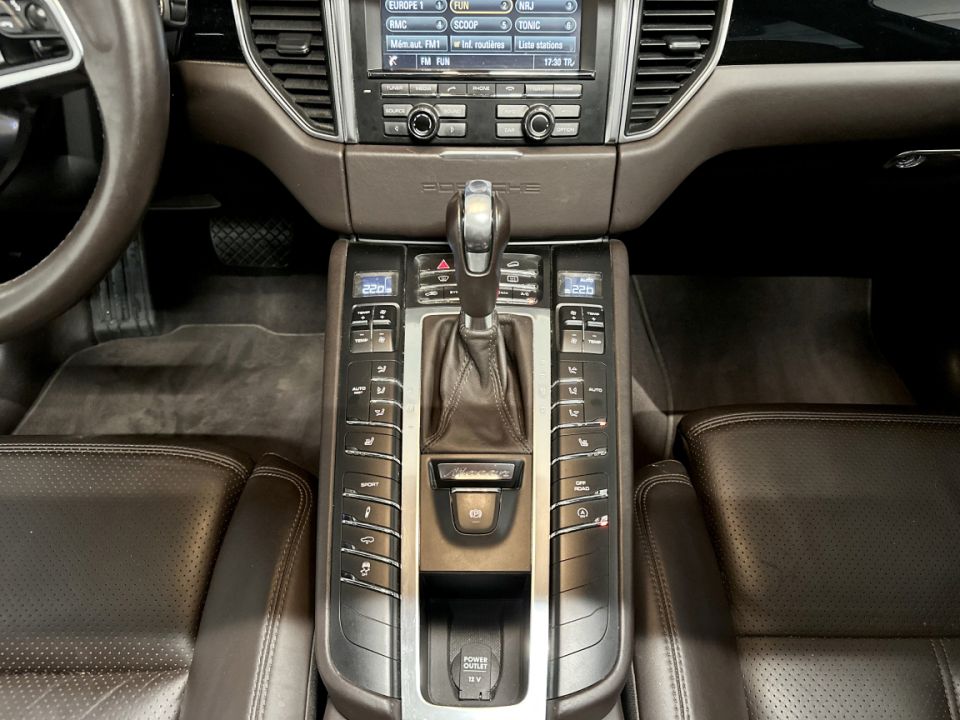 PORSCHE MACAN Turbo V6 3.6 400 ch PDK7 - Le Hangar Bordelais - image 22