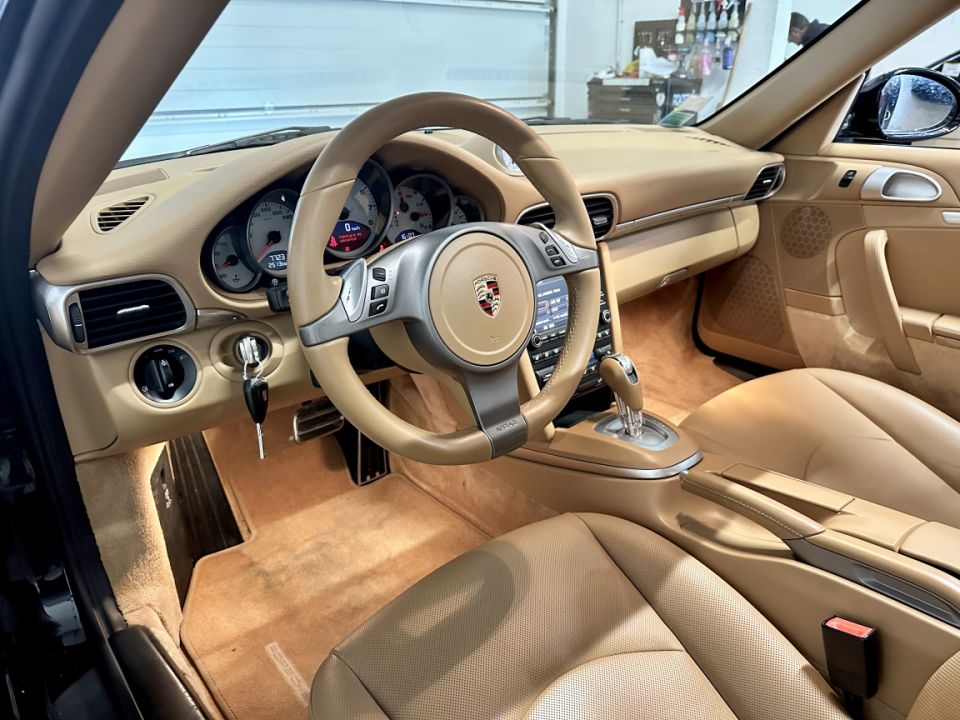 PORSCHE 911 Type 997.2 Carrera 4S Coupé 3.8 385ch PDK7 - Le Hangar Bordelais - image 1