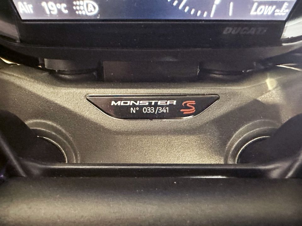 DUCATI MONSTER 937 SENNA EDITION 111ch BVM6 N°33/341 - Le Hangar Bordelais - image 11